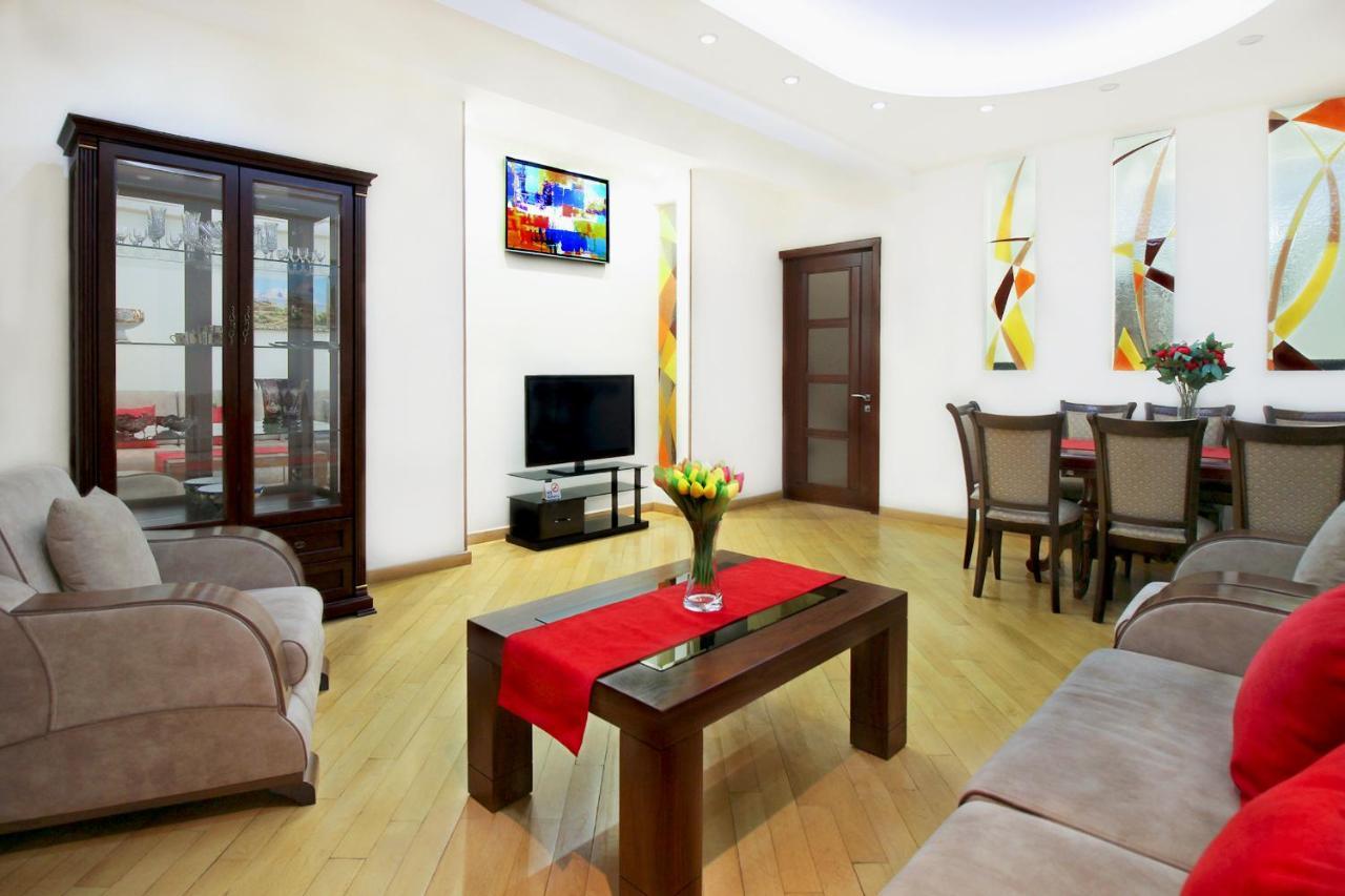 3 Bedroom Apartment Near Republic Square Yerevan Exterior photo